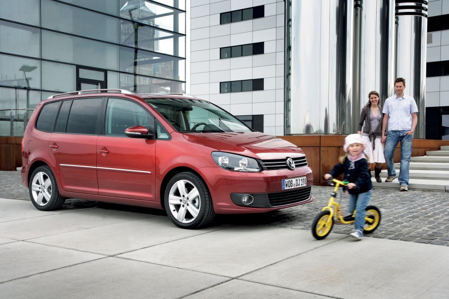  Volkswagen Touran 2010 года  (фото 37 из 46)